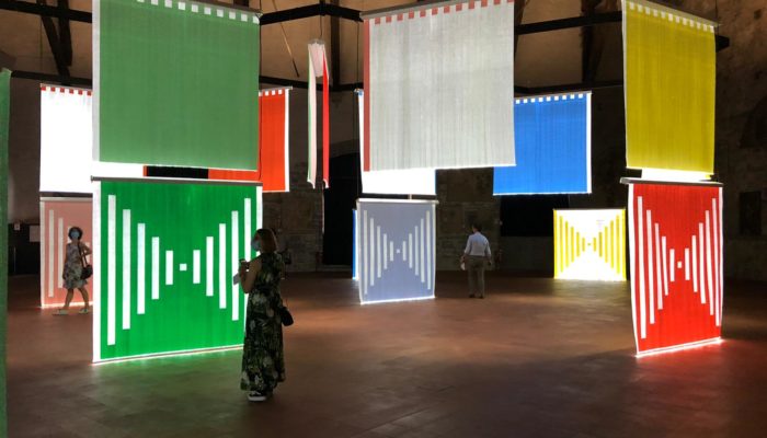 Le installazioni di Daniel Buren a Palazzo della Ragione Bergamo